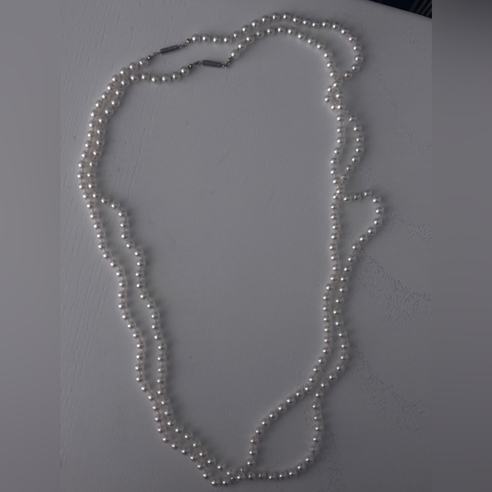 3/20$ Two White Pearl Necklaces